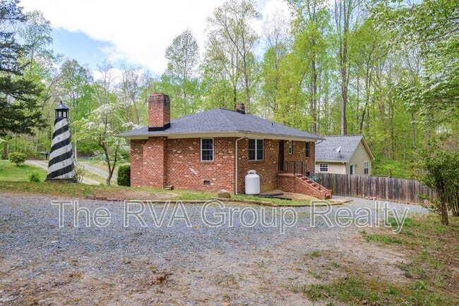 Building Photo - 36 Ferndale Drive