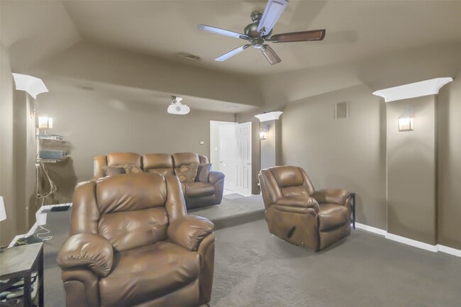 Building Photo - 2810 Red Maple Dr