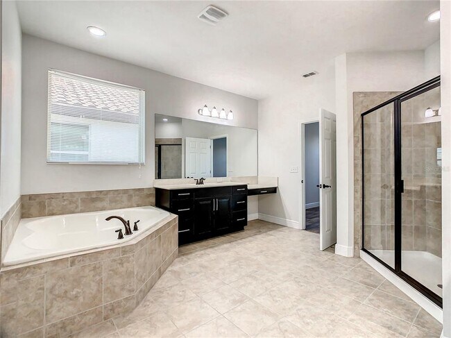 Building Photo - 8917 Blue Mesa Dr