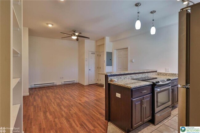 Building Photo - 328 Polk St