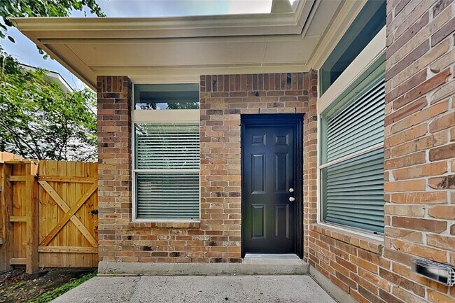 Building Photo - 6818 Auburn Oak Trail