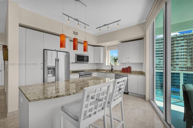 Building Photo - 1945 S Ocean Dr