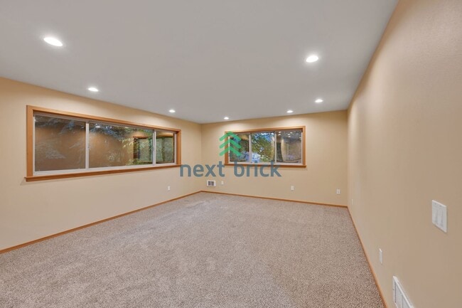 Building Photo - 2 BED & 2 BATH SINGLE FAMILY FOR RENT