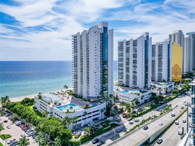 Building Photo - 16485 Collins Ave