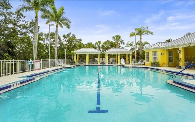 Building Photo - ANNUAL UNFURNISHED 2 bed 2 bath ground flo...