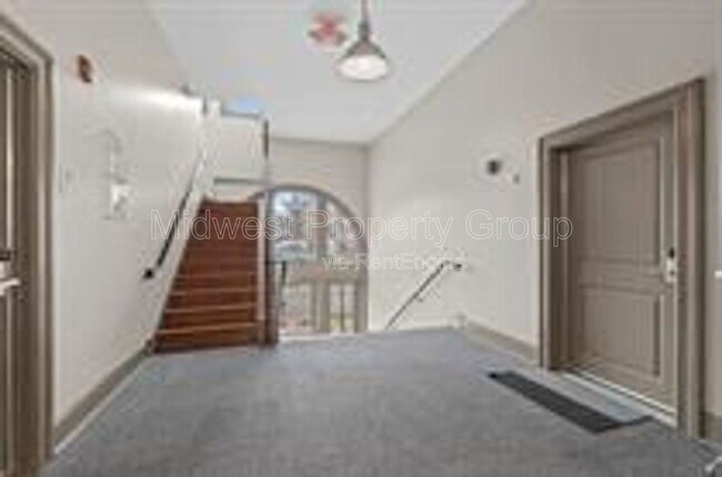 Building Photo - 4244 Chouteau Ave