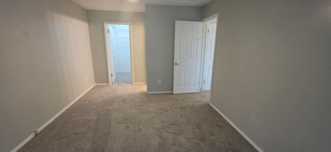 Building Photo - 11864 Featherwood Dr