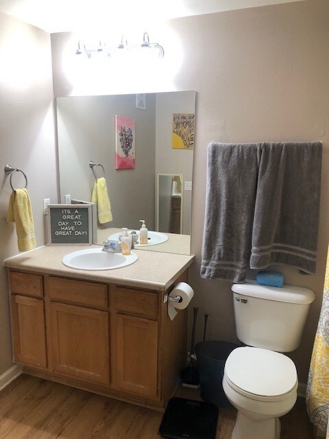 Building Photo - 14319 E Grand Dr