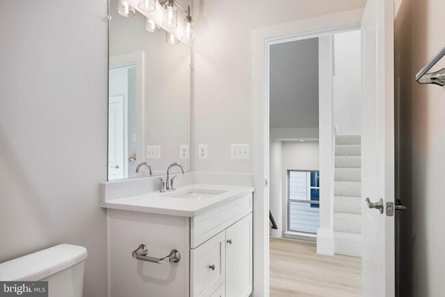 Building Photo - 1011 Venifena Terrace SE