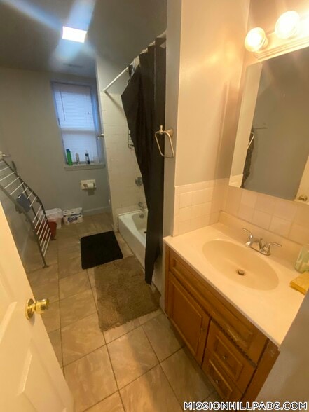 Building Photo - 1460 Tremont St