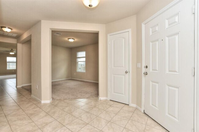 Building Photo - 132 Denton Dr