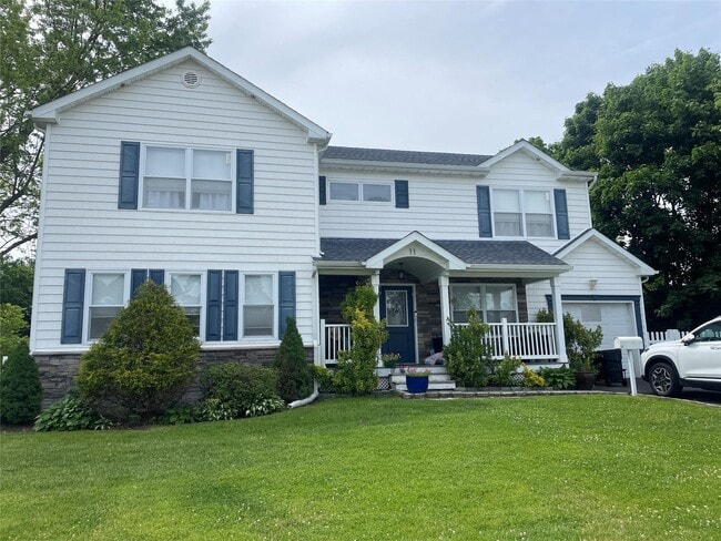 Primary Photo - 11 Charlotte Pl