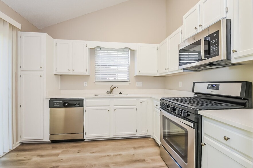 Building Photo - 3035 Wellcrest Dr NW