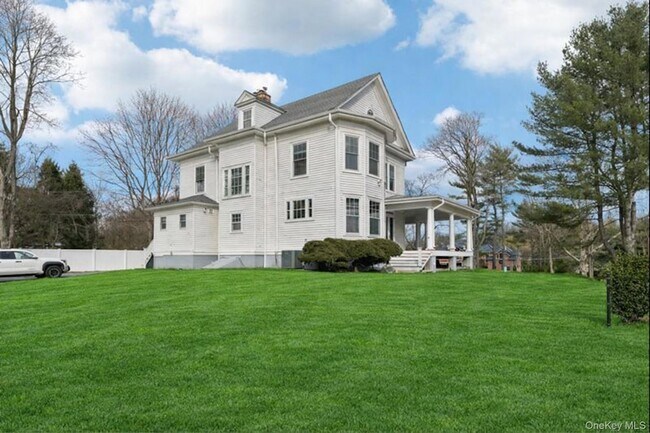 Building Photo - 397 Split Rock Rd