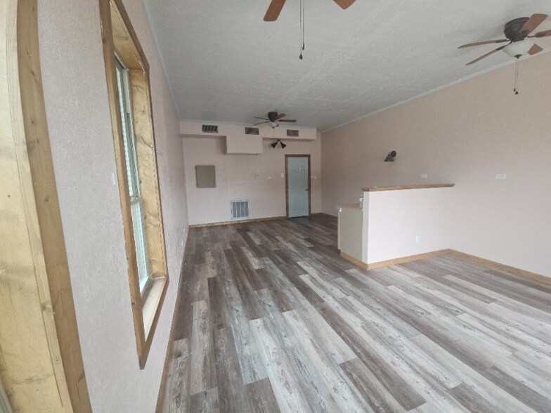 Building Photo - 16195 Highland Dr