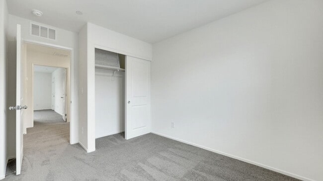 Building Photo - Gorgeous 3 bedroom townhome with attached ...