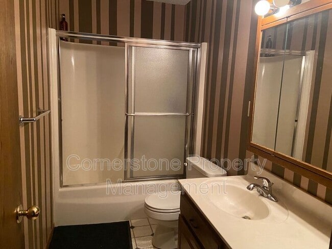 Building Photo - 1404 College St