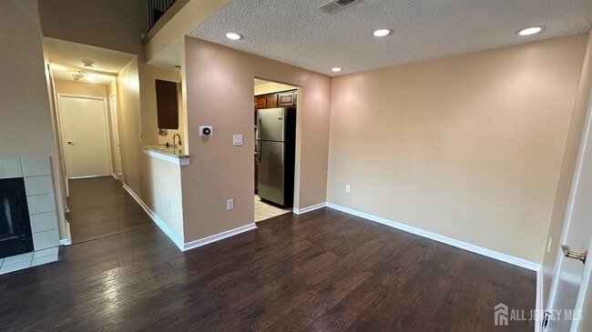 Building Photo - 9002 Tamarron Dr