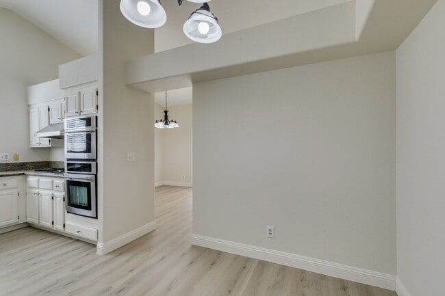 Building Photo - Lovely 1 story home near Warm Springs and Green Valley Pkwy with LARGE backyard!