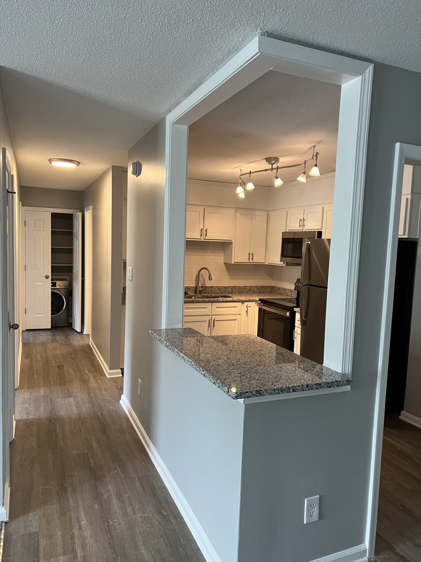 Sterling Glenwood Apartments 3939 Glenwood Ave Raleigh NC 27612