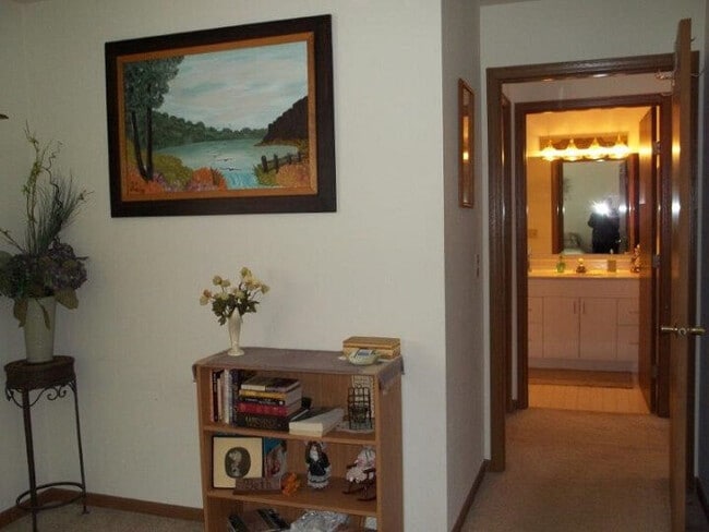 Building Photo - Blackhawk