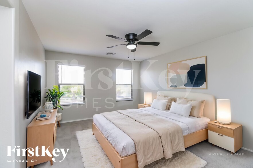 Building Photo - 1168 W Desert Basin Dr