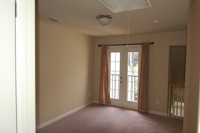 Building Photo - 3327 Castleberry Village Dr