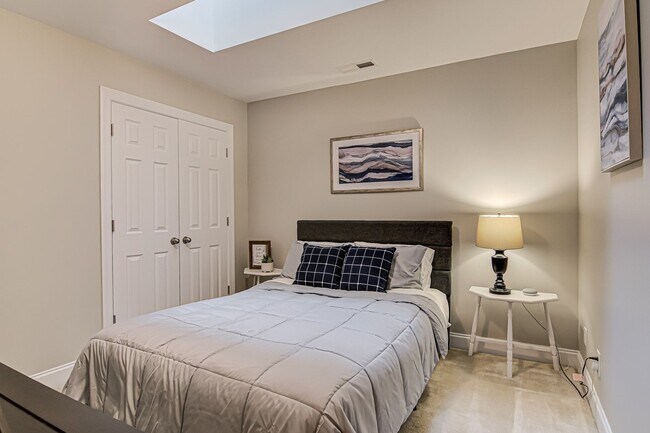 Building Photo - Fully Furnished 3BR/2.5BA Townhome – Private Community – Available 12/5