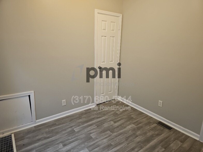 Building Photo - 114 Adler St