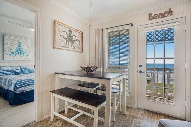 Building Photo - 6300 Seawall Blvd