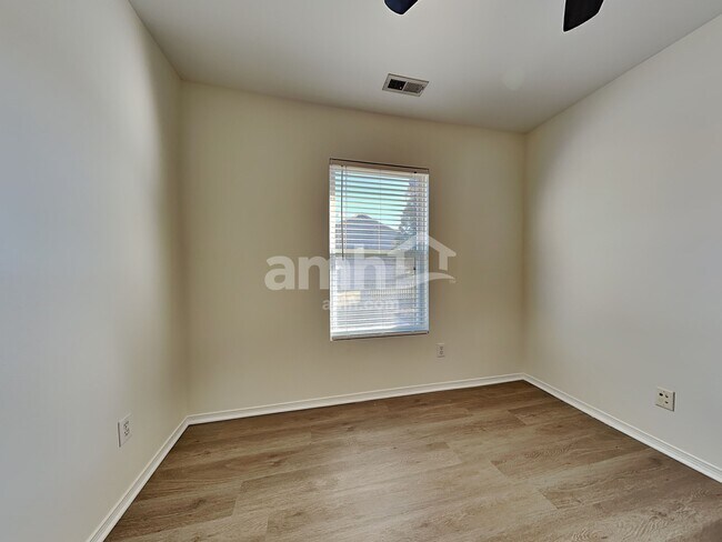 Building Photo - 8312 Ainsworth St