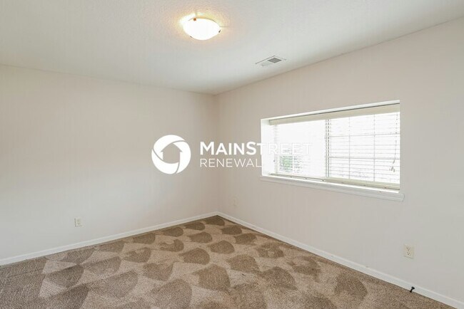 Building Photo - 4 Bedroom Pet-Friendly Home in Independence, MO with Main Street Renewal