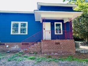 Building Photo - 304 Crystal Lake Dr
