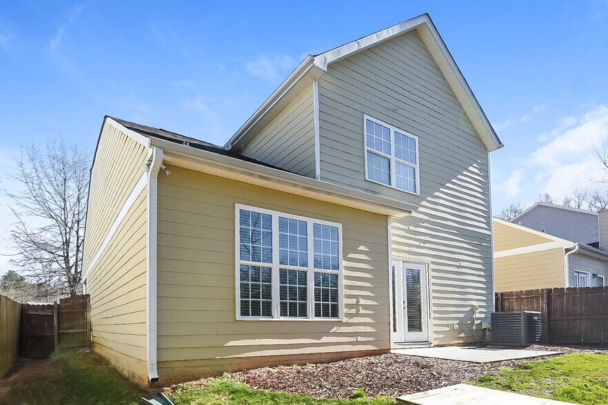 Building Photo - 110 Cessna Dr