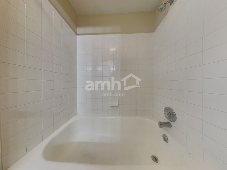 Building Photo - 12032 Forest St