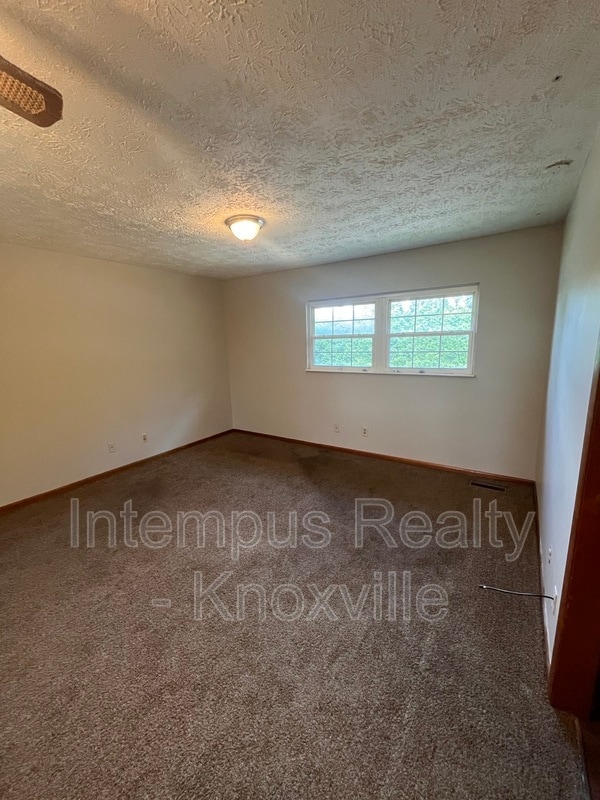 Building Photo - 8738 Gleason Dr