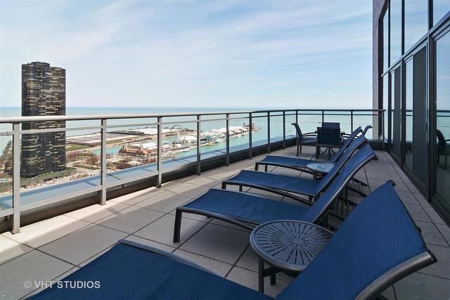 Building Photo - 450 E Waterside Dr