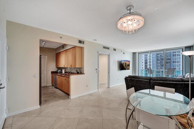 Building Photo - 350 SE 2nd St