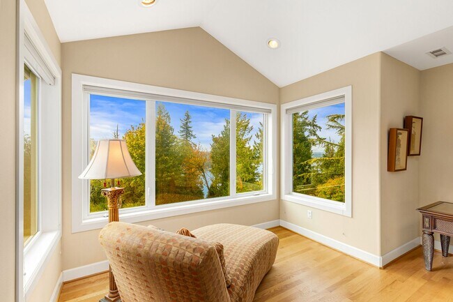 Building Photo - STUNNING Home in coveted Sterling Woods, S...