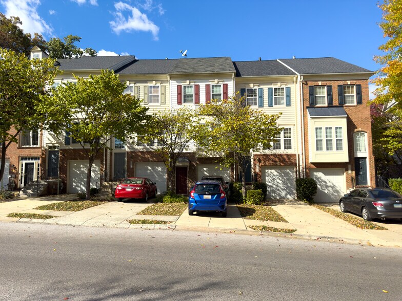 Building Photo - 8010 Pennington Dr