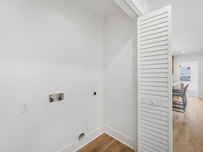 Building Photo - 960 Pine Forest Dr SW