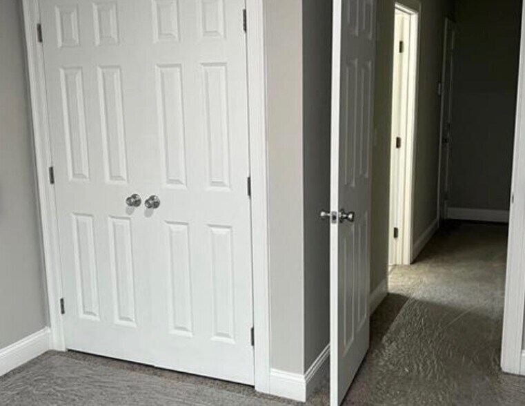 Building Photo - 25 Denison St