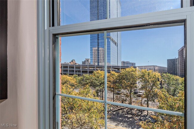 Building Photo - 408 W St Clair Ave