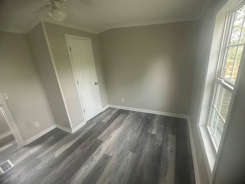 Building Photo - 1410 Elias Ln