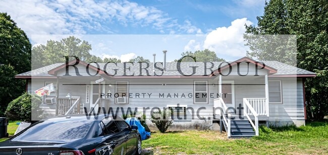 Building Photo - #103*** - 811-813 Hughes St Duplex