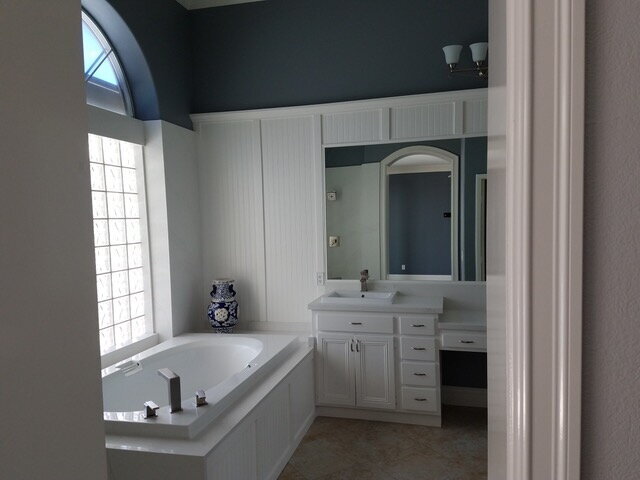 Building Photo - Elegant Single-Story Pool Home in Gated Community with Upgraded Kitchen & Easy-Care Backyard Pool...