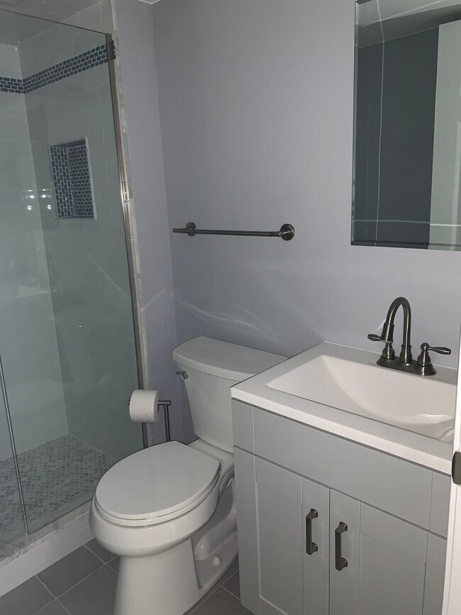 Building Photo - BEAUTIFUL 2 BED CONDO IN HEART OF LIVONIA