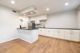 Building Photo - 2750 Holly Hall St