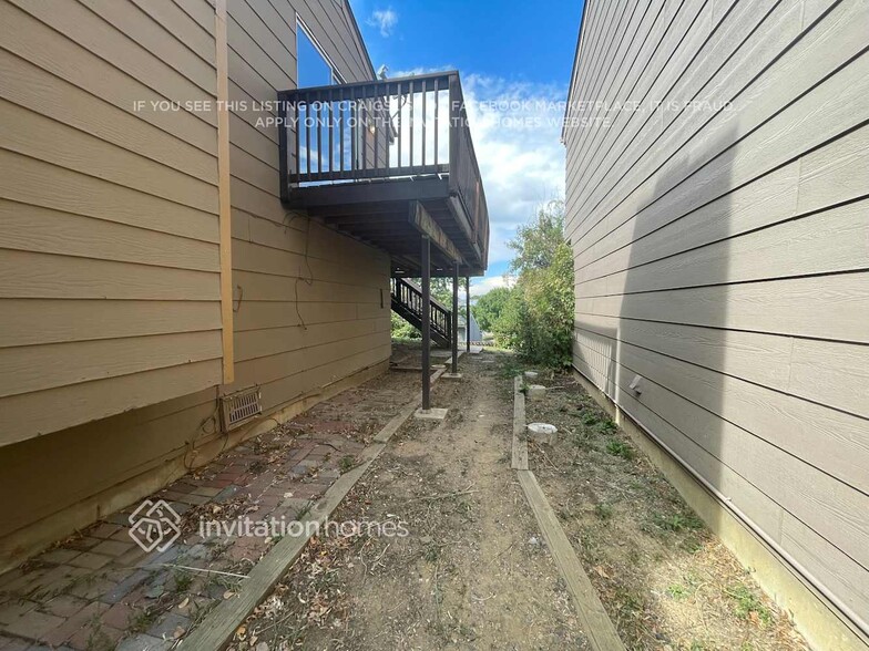 Building Photo - 17795 E Cornell Dr