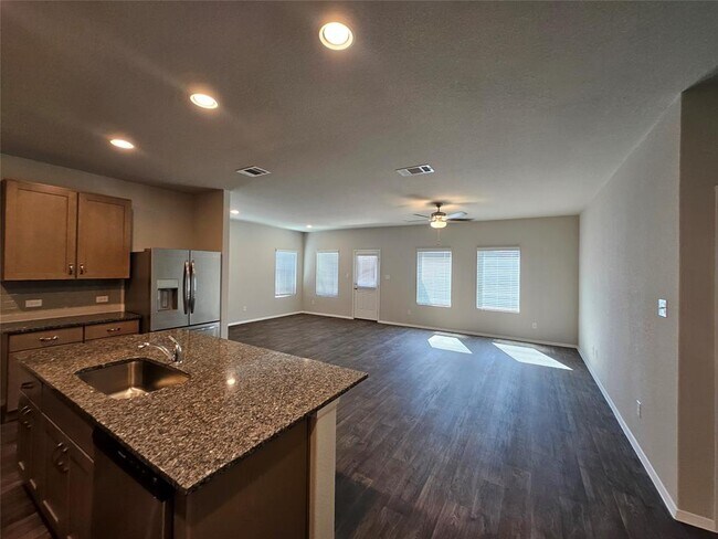 Building Photo - 600 Hickory Bend Trl